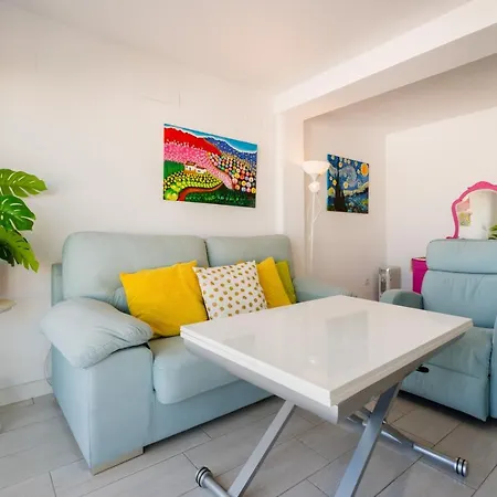 Wide And Colourful- 3bd 1bth- Triana Seville