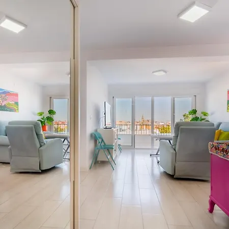 Wide And Colourful- 3bd 1bth- Triana * Seville