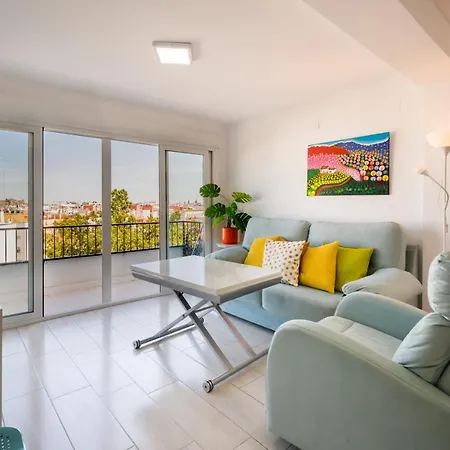Wide And Colourful- 3bd 1bth- Triana Seville
