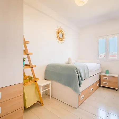 Wide And Colourful- 3bd 1bth- Triana * Seville
