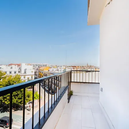 With Views - Triana - 3bd1bth *