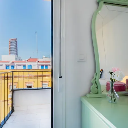 With Views - Triana - 3bd1bth Apartmán *