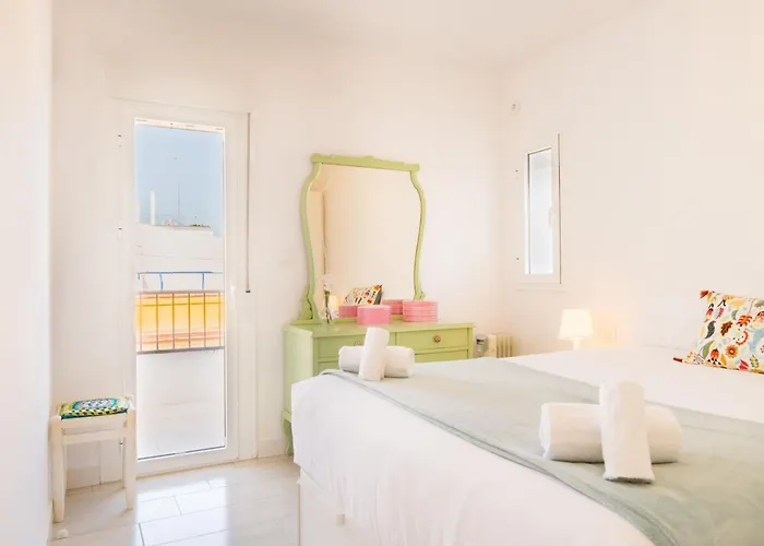 With Views - Triana - 3bd1bth Apartment Seville