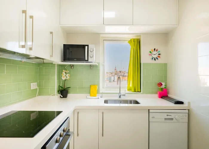 With Views - Triana - 3bd1bth Apartment *