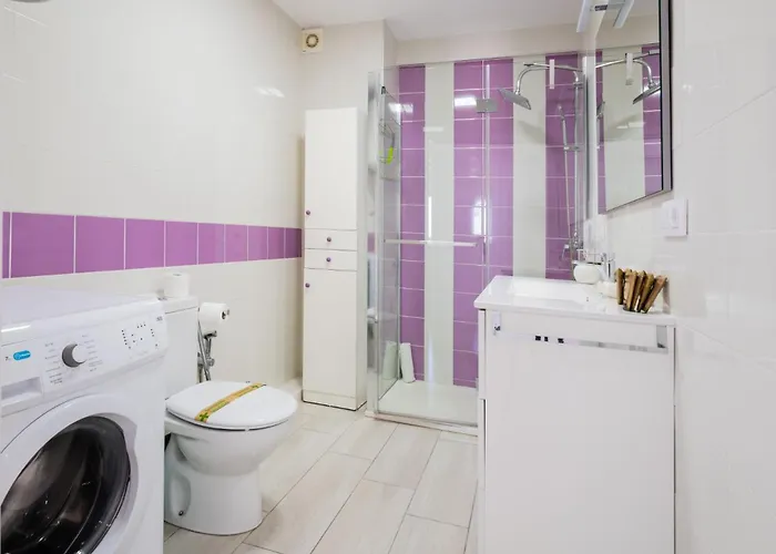 With Views - Triana - 3bd1bth Apartment