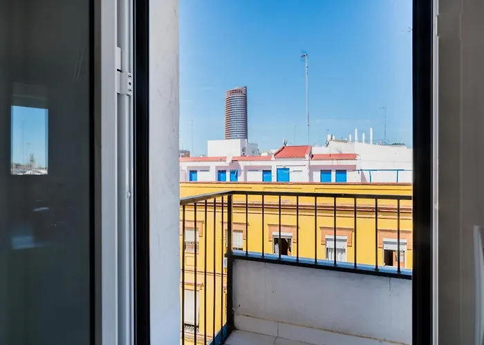 With Views - Triana - 3bd1bth * Seville