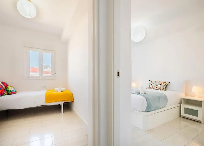 With Views - Triana - 3bd1bth Apartment *